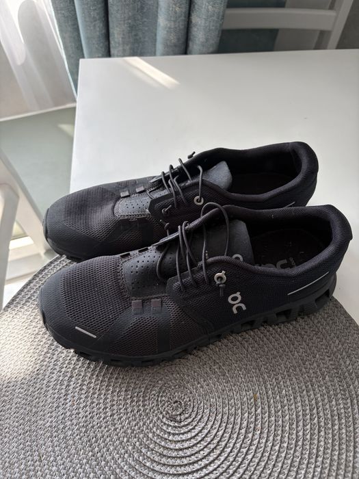 On Running Cloud 5 Waterproof All Black — 41 размер