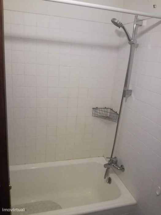 Apartamento com 5 quartos - localizado em Entrecampos Lisbon