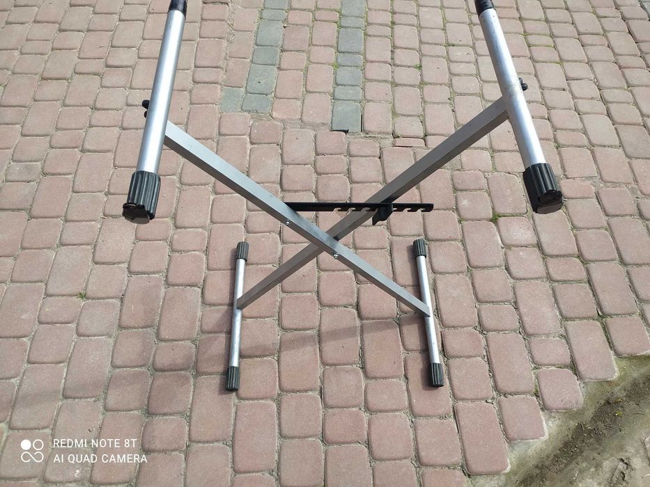 Statyw pod klawisze
