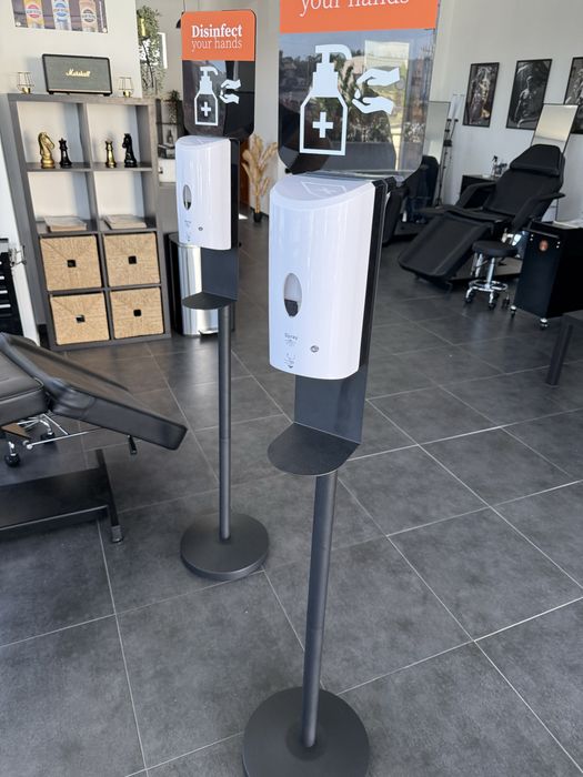 Dispensador automático de desinfetante de mãos de pé novos