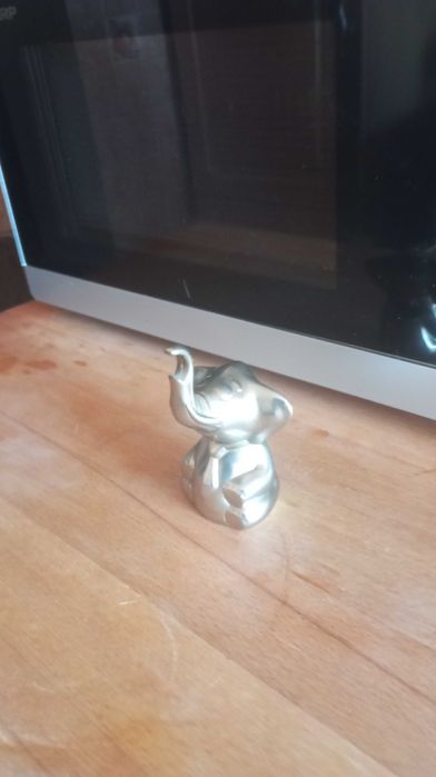 Metalowy otwieracz słoń