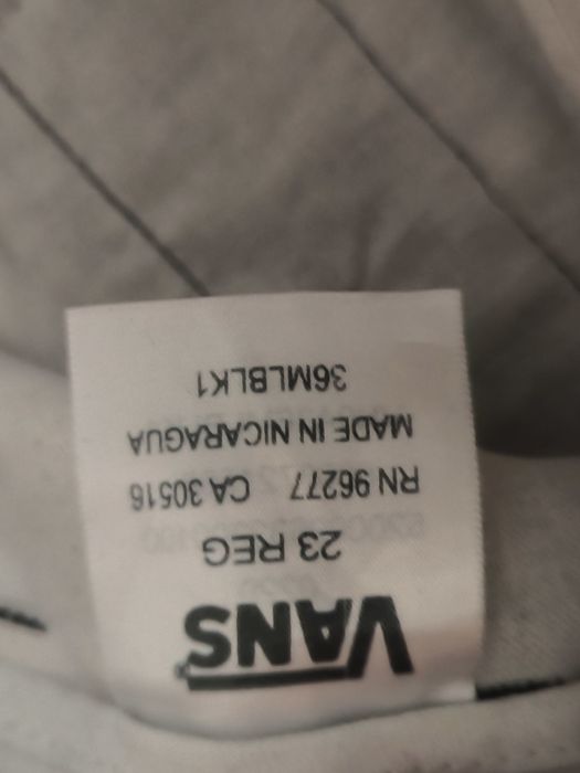 Spodnie chłopięce Vans  czarne - komunijne rozmiar 23