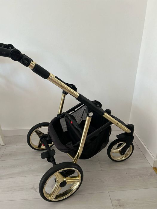 Różowy wózek dziecięce adamex 2w1