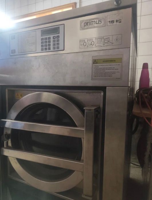 Máquina de lavar industrial Primus 16kg (avariada)