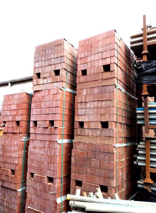 Червона цегла — зручна доставка на майданчик