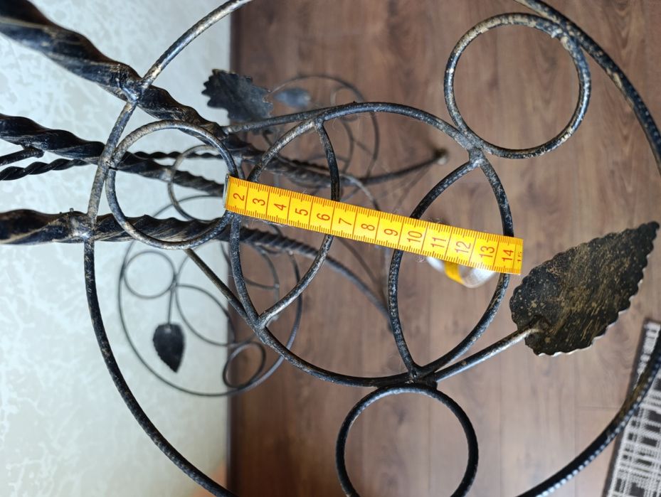 Кована, металева підставка для квітів ( 5 вазонів).