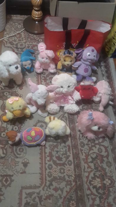 іграшки м'які різні