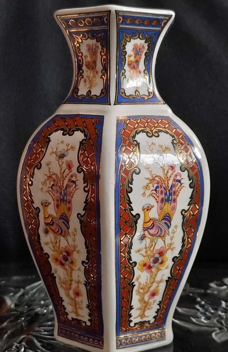 Ваза для невеликого букету.  Пара. Японія