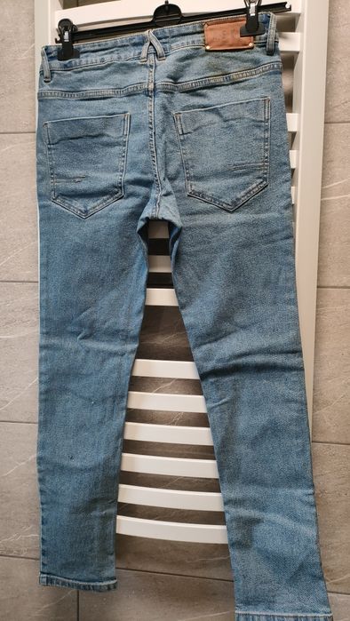 Dżinsy slim fit Reserved