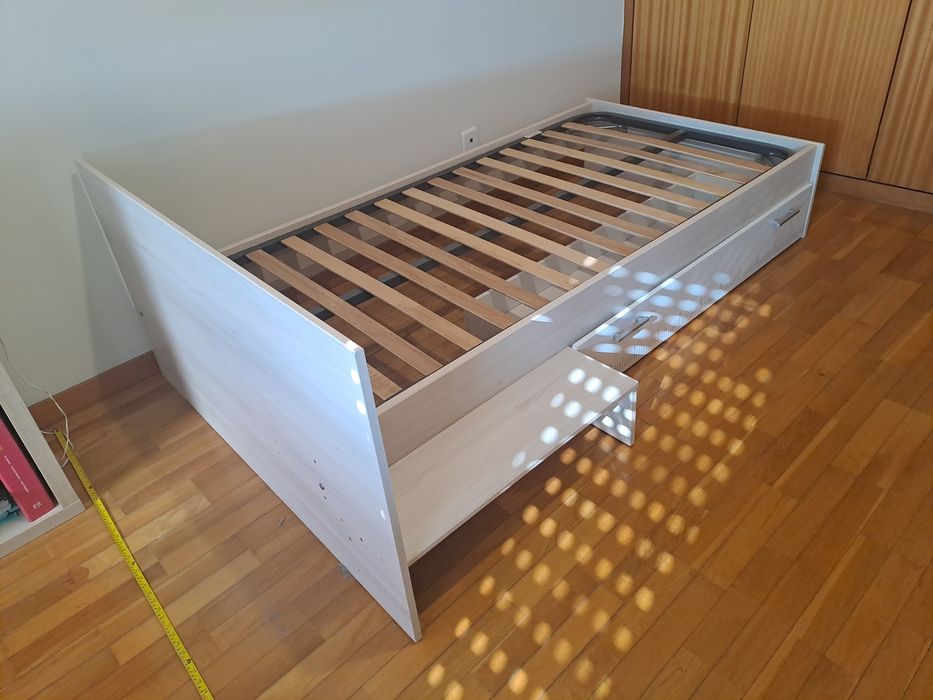 Cama criança/solteiro