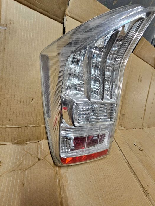 Toyota Prius 09- lampa tylna Europa oryginał lewa