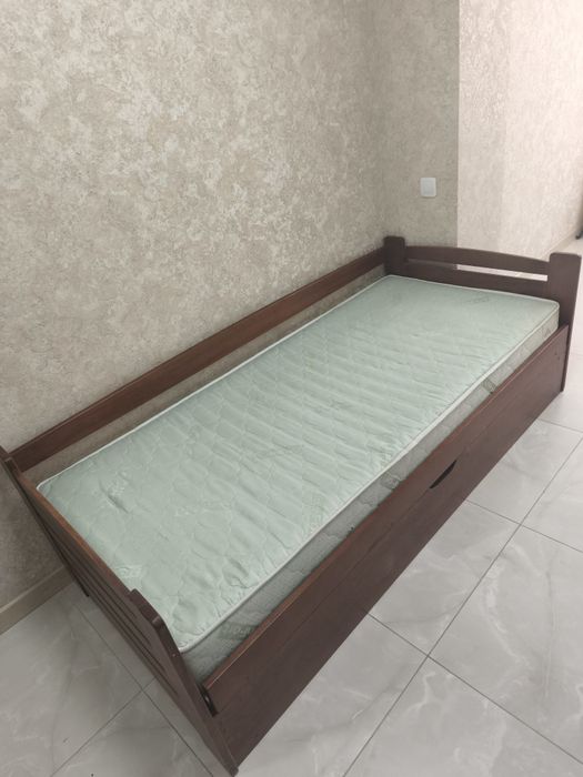 Ліжко 205*98 з матрацом