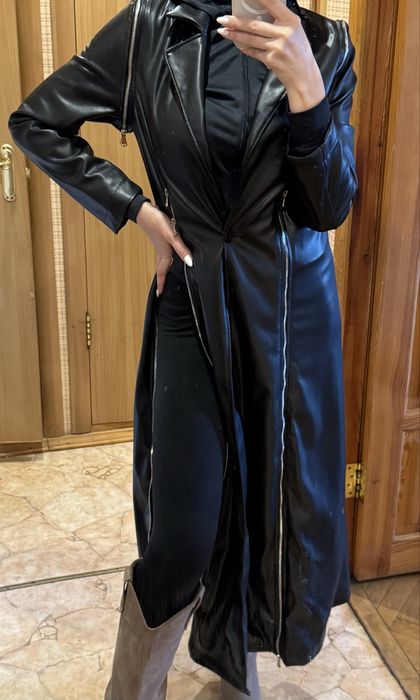 Тренч-жилетка з екошкіри на замші