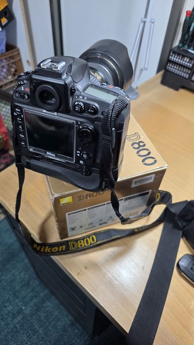 Nikon d800 c/lente 24-70, baterias e punho