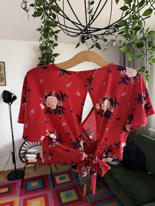 Crop top czerwony w kwiaty H&M 38 M