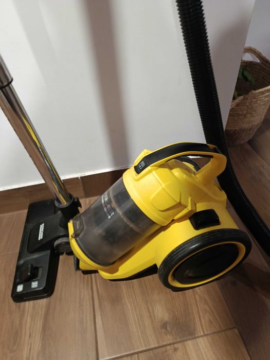 Odkurzacz bezworkowy Karcher cv3