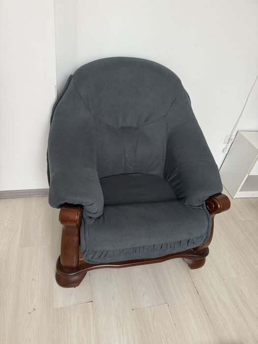 Продам диван раскладной и два кресла