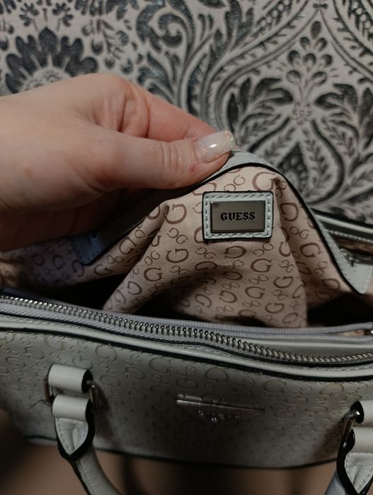 Нова сумка від Guess