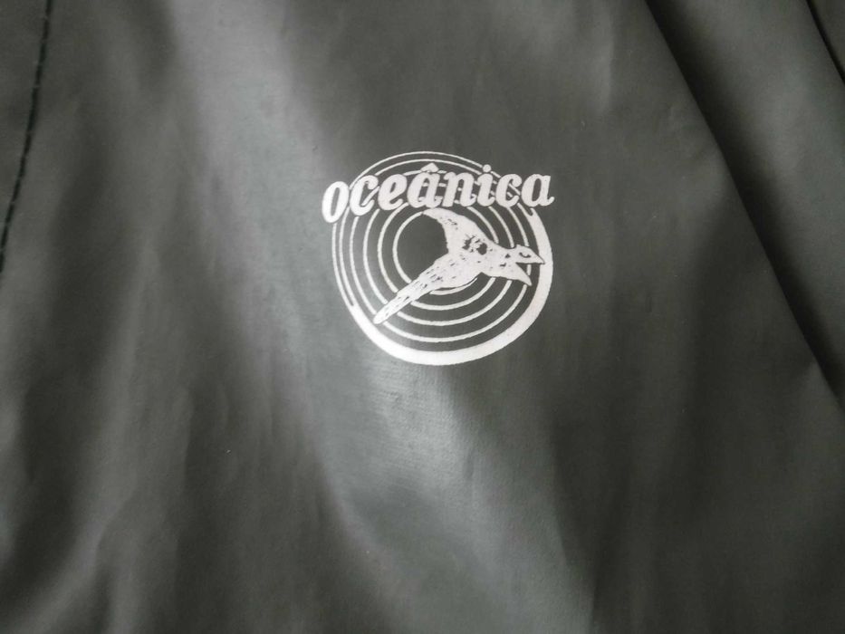 Fato impermeável Oceânica composto por casaco e calças