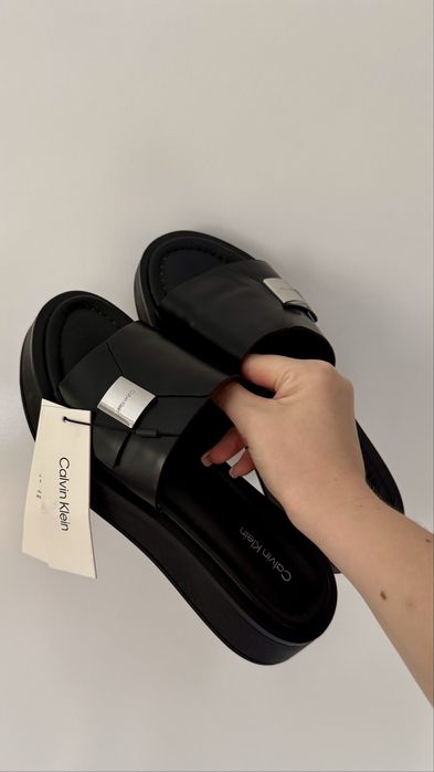 Calvin Klein Klapki Skórzane Nowe
