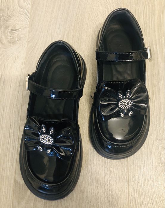 Eleganckie czarne buciki, lakierki do szkoły rozm. 30