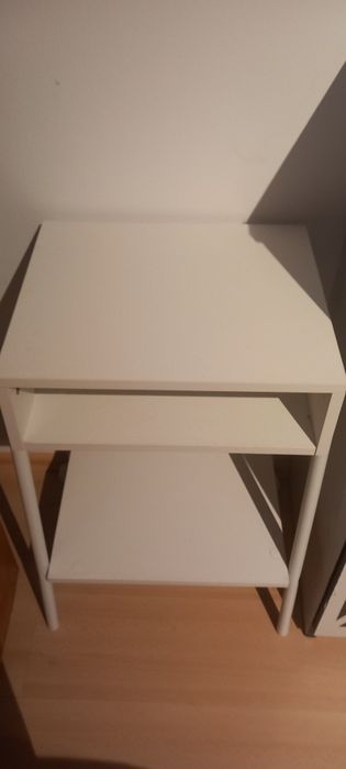 Stolik biały Ikea