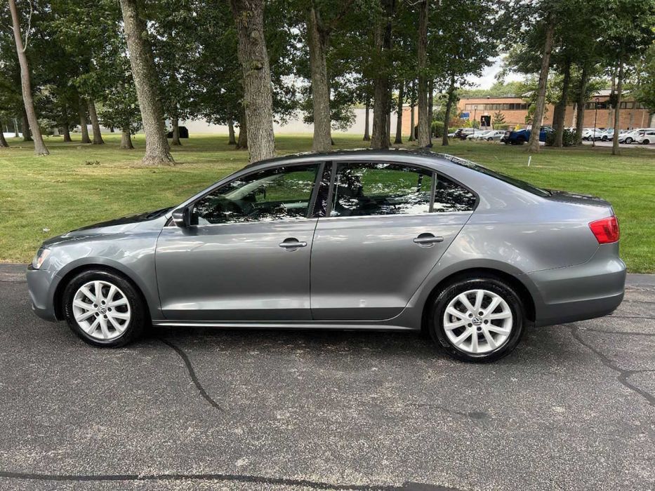 Volkswagen Jetta      2013