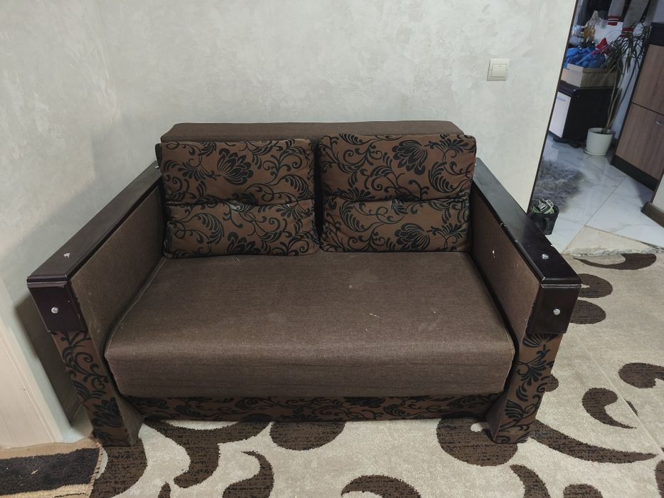 Продам Диван 2-ка