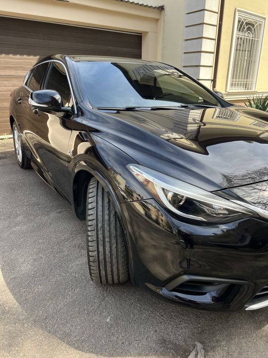 Продам Infiniti QX30