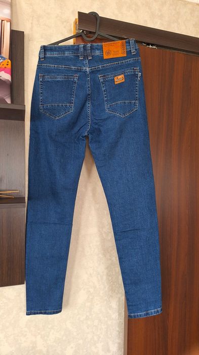 Джинси на високу дівчину