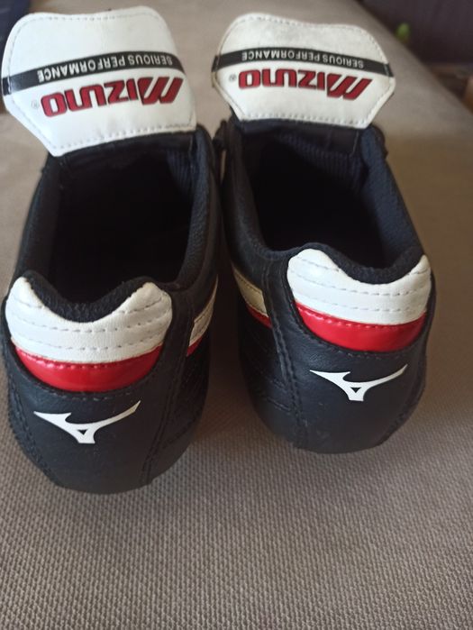 Бутси.mizuno!фірмові майже нові 365