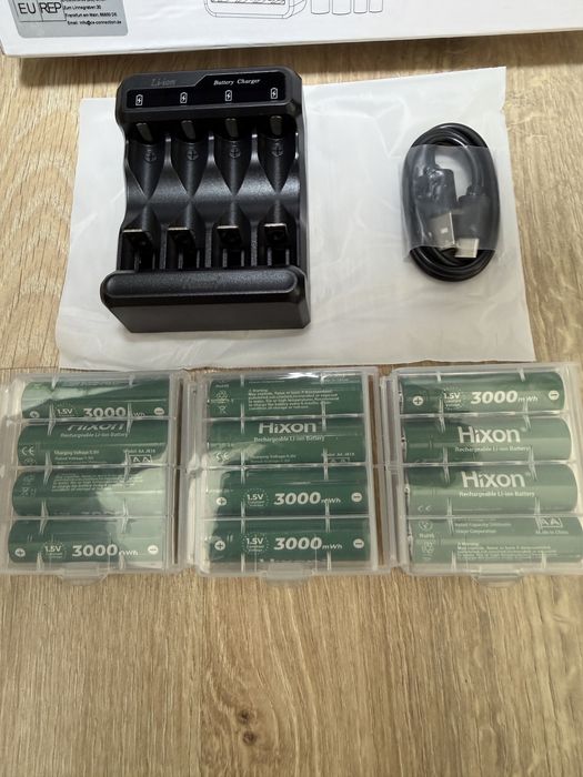 Zestaw HIXON  Ładowarka + Akumulatory AA 3000