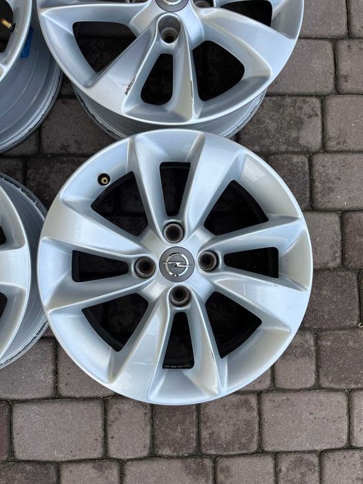 Oryginalne alufelgi Opel 4x100 15 cali Czujniki Corsa Adam Karl