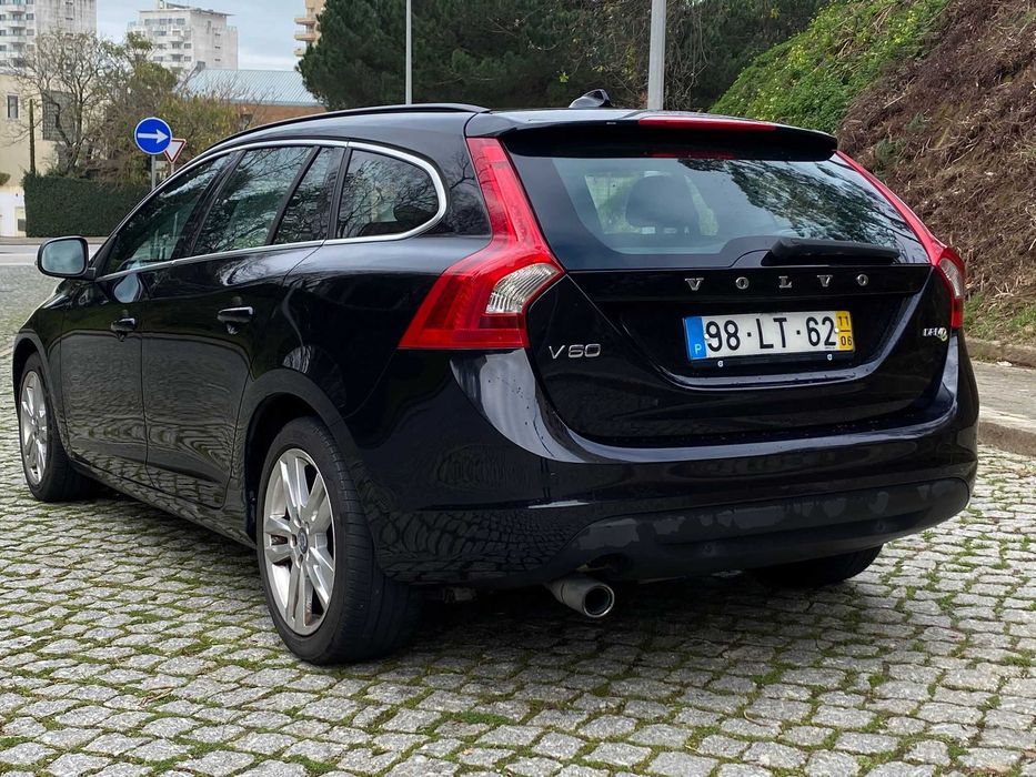 Volvo V60 1.6D Drive Junho de 2011