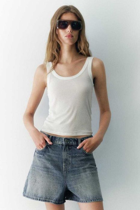 Джинсові шорти бермуди Zara зі стразами