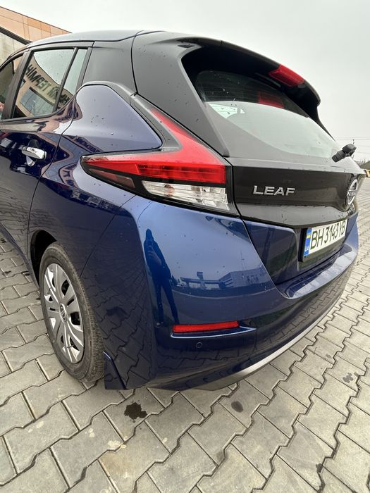 Нісан ліф 2024 року