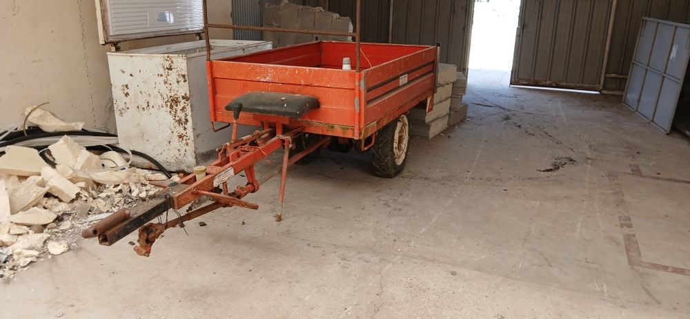 Atrelado com traçao