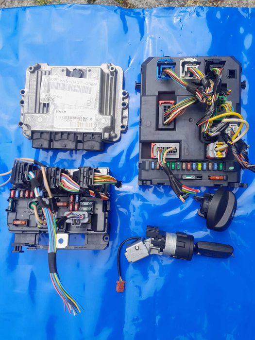 Zestaw startowy Peugeot 207 1.6 HDI BSI BSM komputer stacyjka kluczyk