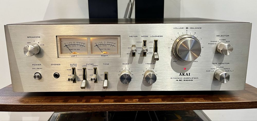 Amplificador Akai