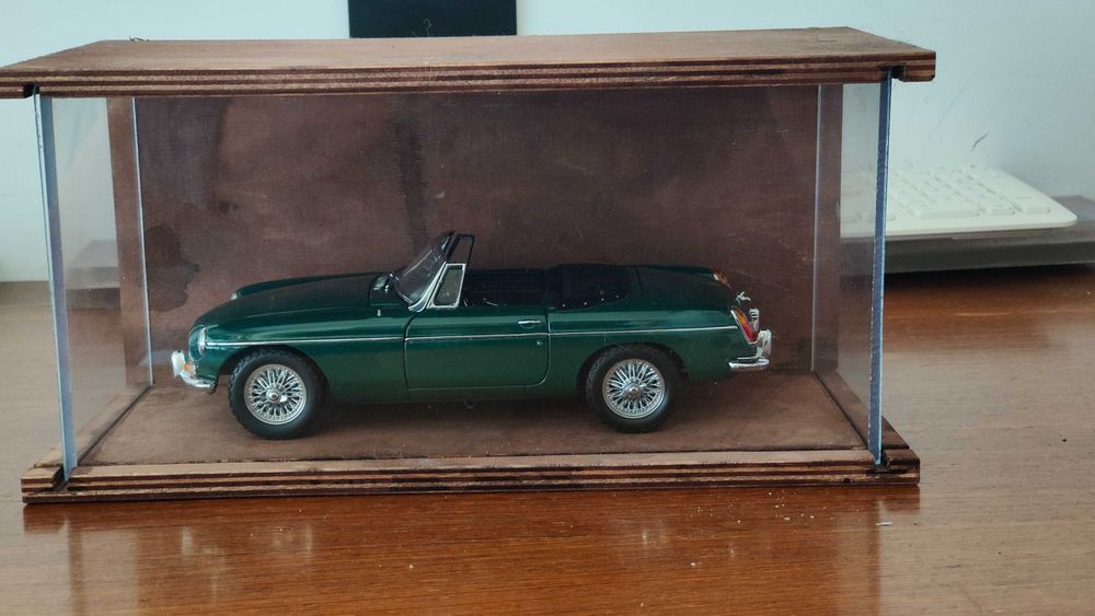 Kyosho MGB Roadster (1:18)