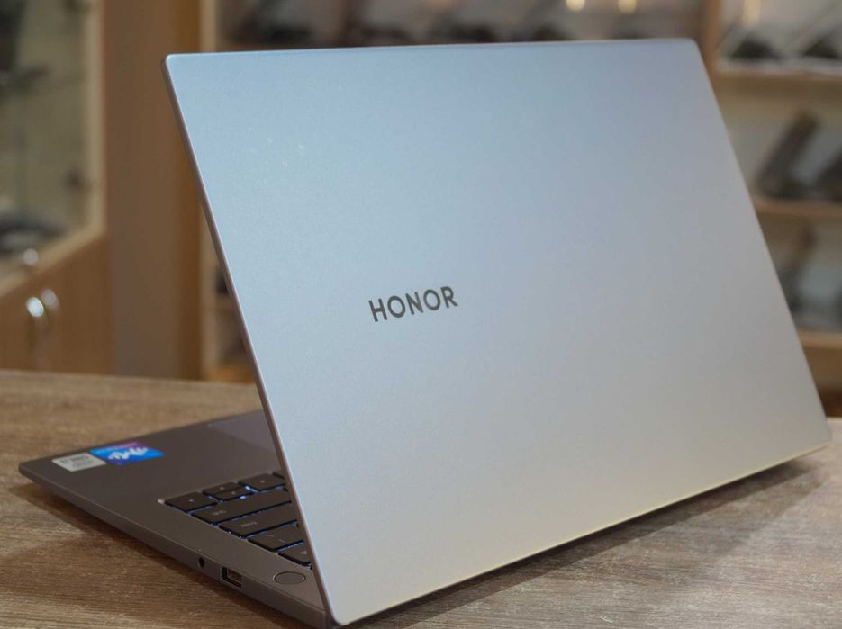 ГАРАНТІЯ Honor (IPS/Core i3-10110U/RAM 8ГБ DDR4/SSD 256ГБ)TVOYO