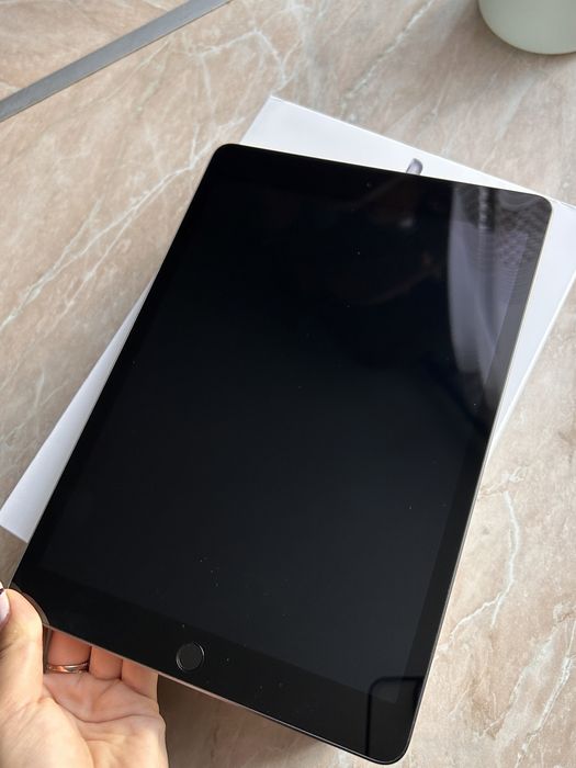 Продам в ідеальному стані APPLE iPad 10.2" 64GB 2021 Wi-Fi Space Grey