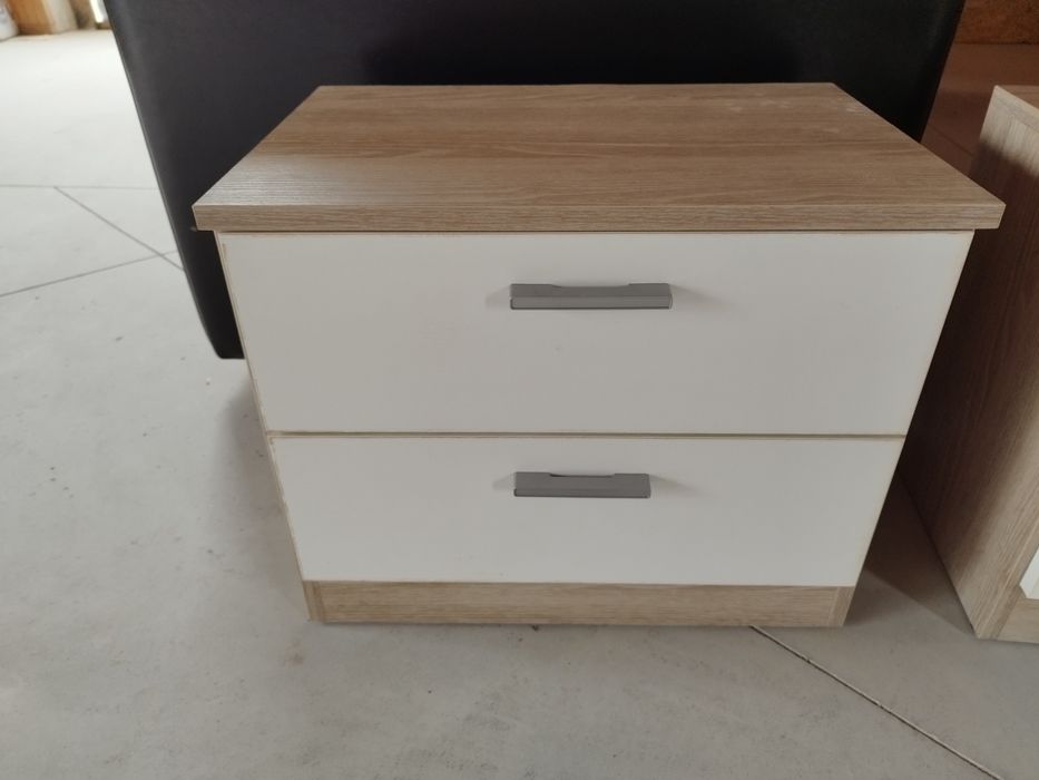 Mesinhas de cabeceira e sapateira/Banco