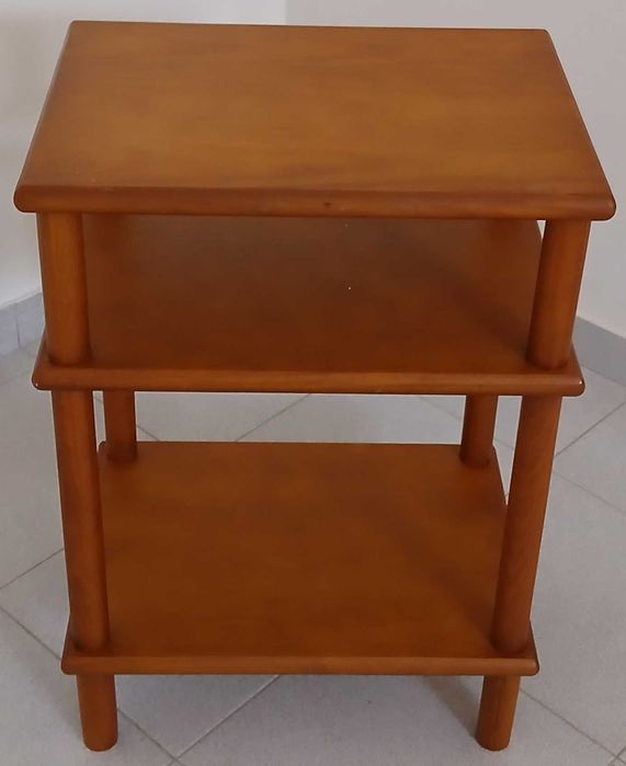 Vendo mesa de apoio em pinho mel