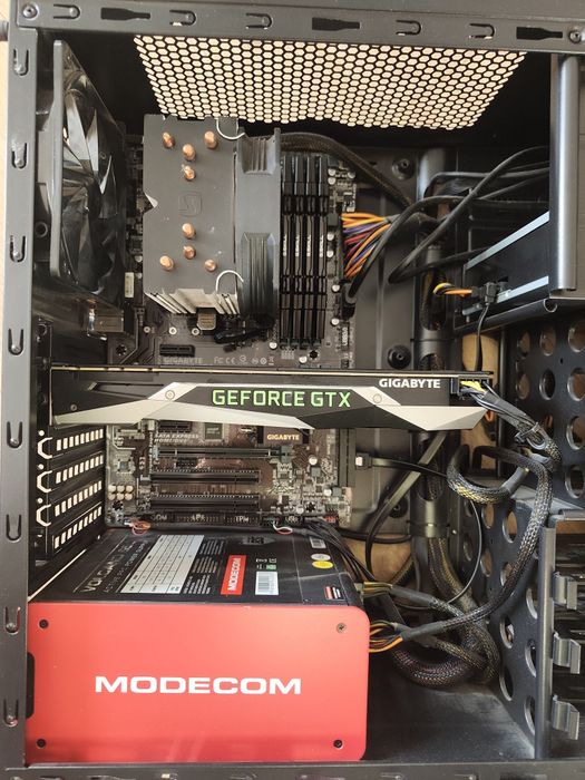 Super komputer PC, do pracy i gier.