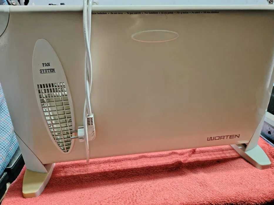 Aquecedor com potência de 750/1250/2000 watts.