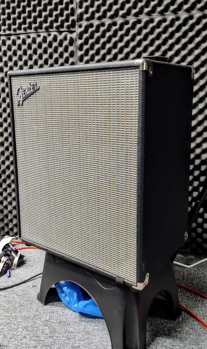 Wzmacniacz basowy Fender Rumble 500 combo 2x10 cali Eminence 500W