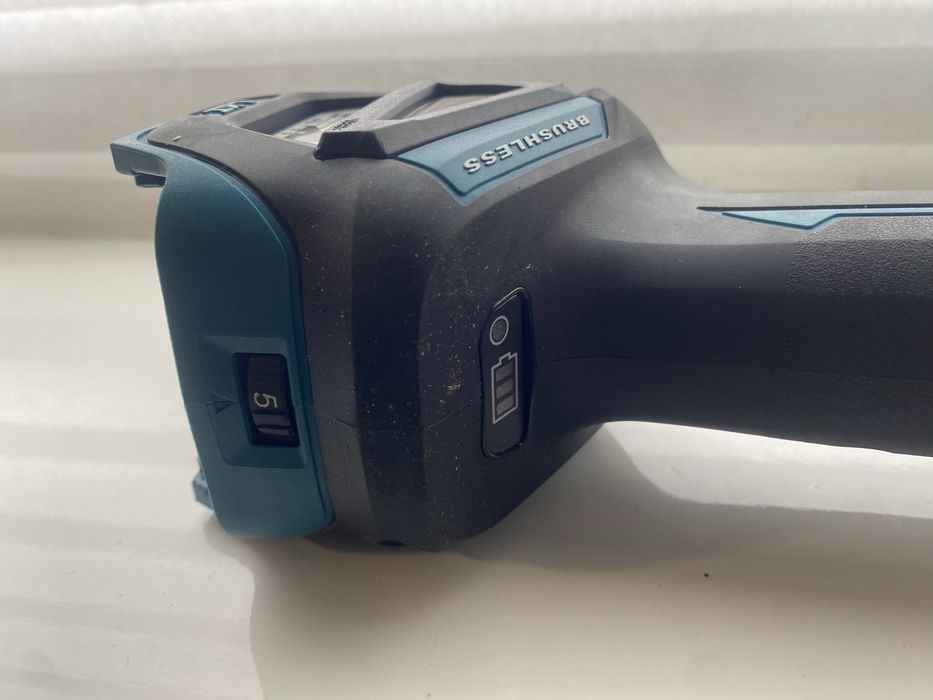 Акумуляторна кутова шліфмашина Makita DGA511Z, без акб