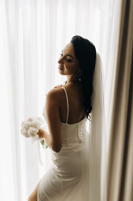 Продам весільну сукню