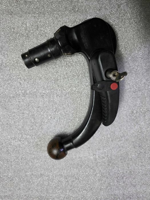 Крюк буксировки skoda octavia 5E0 803882